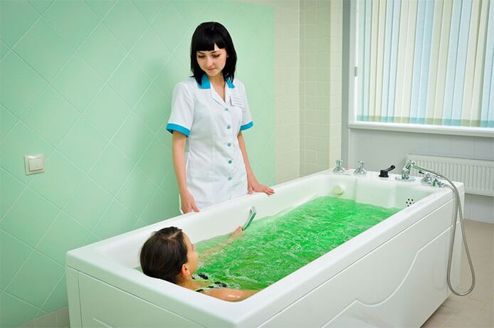 Tomar un baño terapéutico es un procedimiento eficaz en el tratamiento de la artrosis