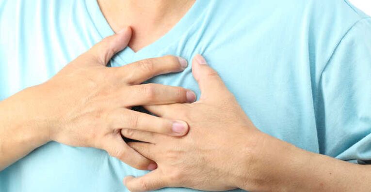 La osteocondrosis torácica a menudo se manifiesta como dolor en la zona del corazón. 