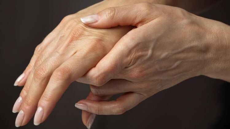 dolor en las articulaciones de los dedos