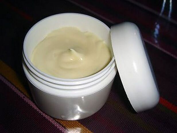 Ungüento en el hogar para la osteocondrosis